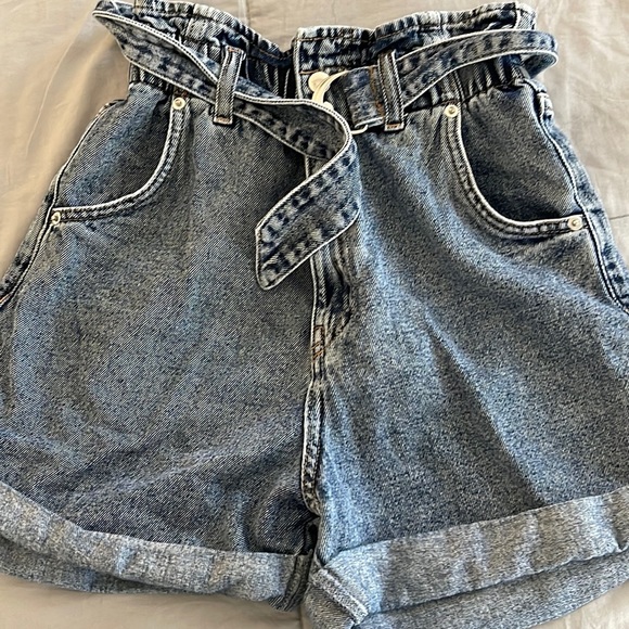 H&M shorts 2 - Picture 1 of 3
